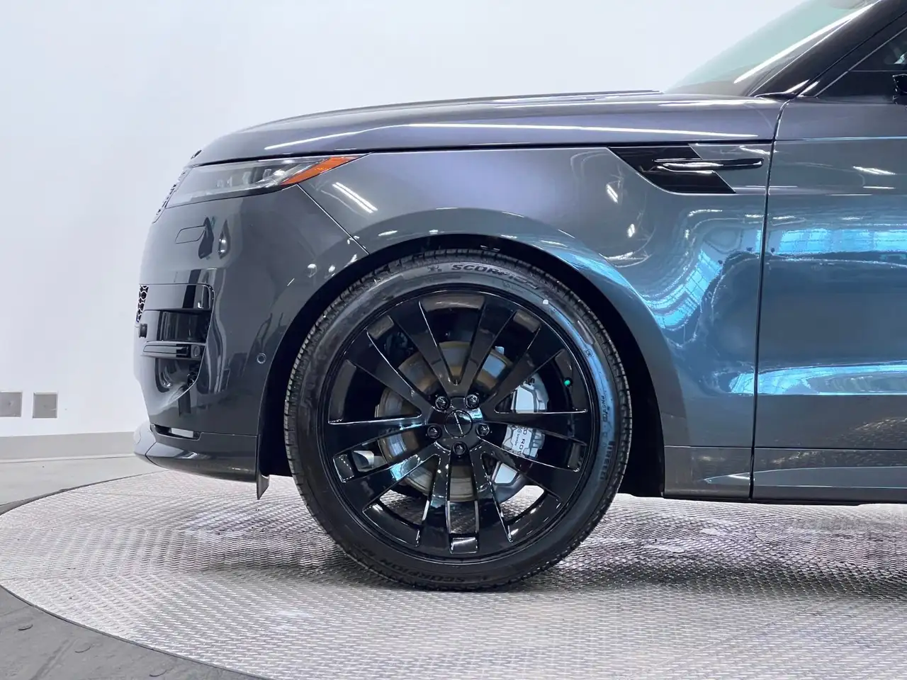 Land Rover Range Rover Sport photo Land Rover Range Rover Sport