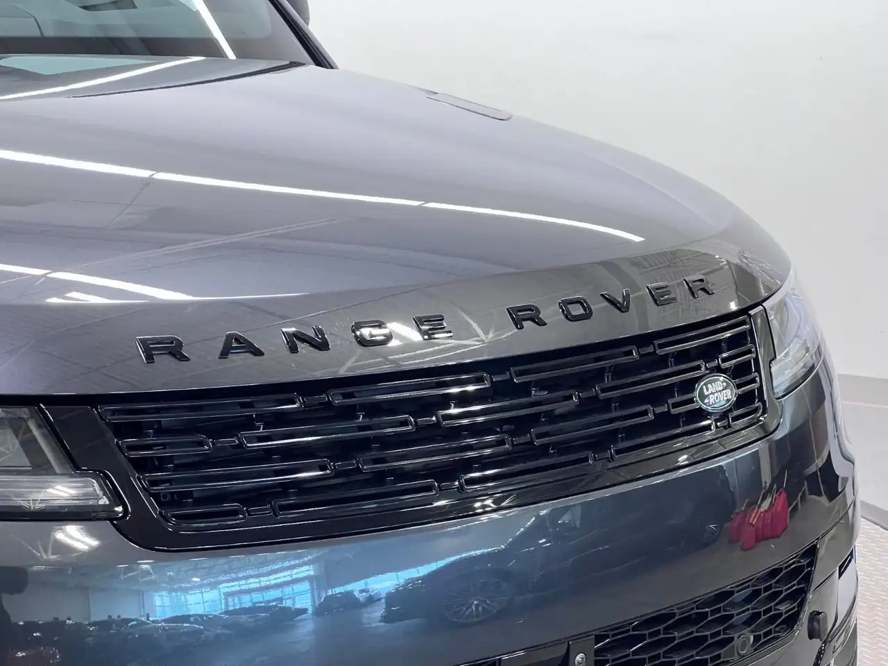 Land Rover Range Rover Sport photo Land Rover Range Rover Sport