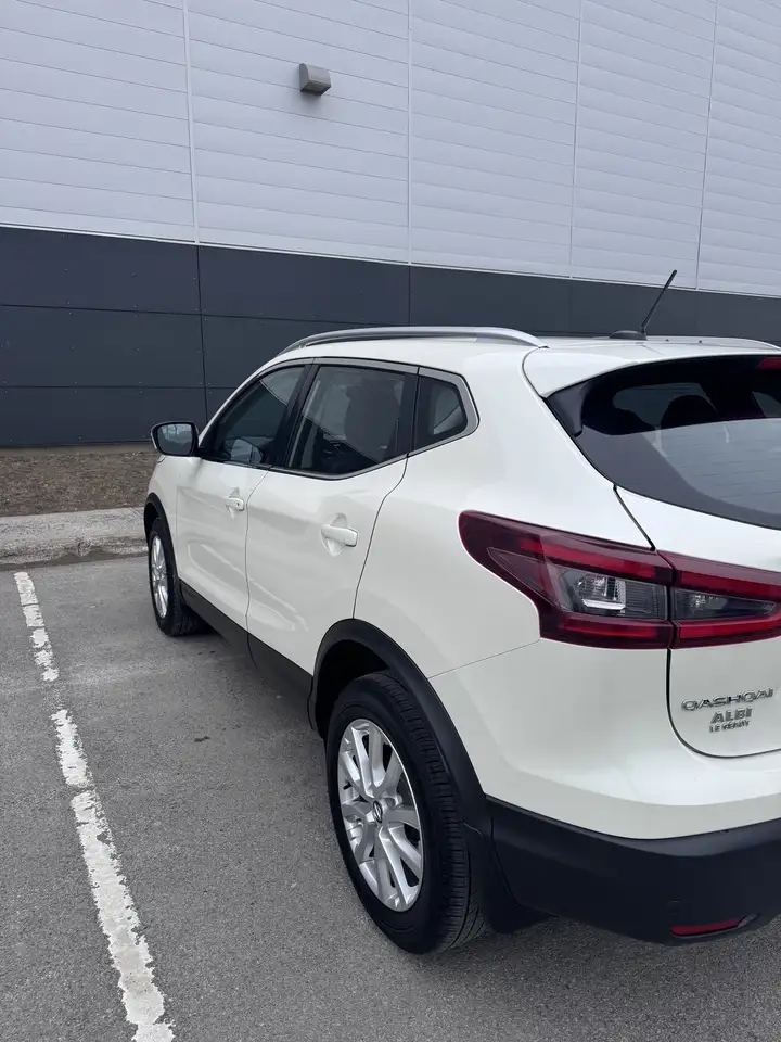Nissan Qashqai снимка Nissan Qashqai