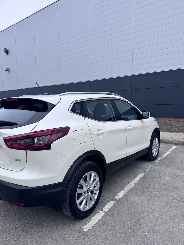Nissan Qashqai снимка Nissan Qashqai