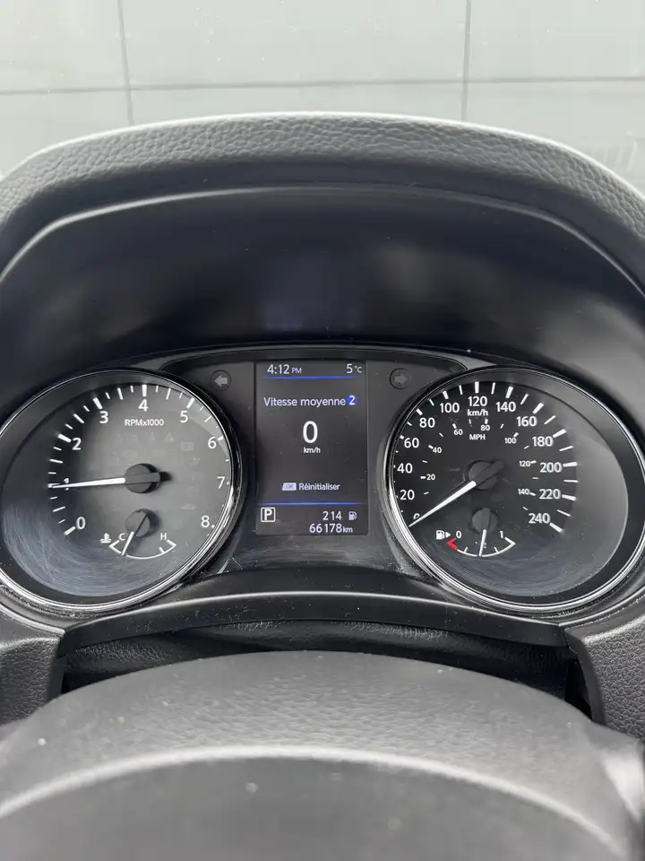 Nissan Qashqai снимка Nissan Qashqai