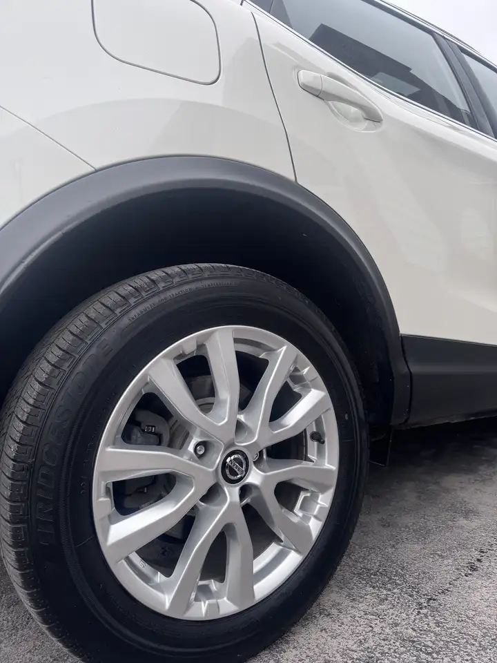 Nissan Qashqai снимка Nissan Qashqai