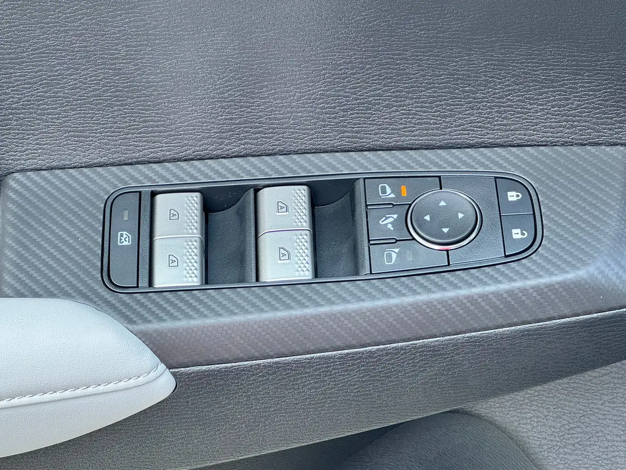 Mitsubishi Outlander снимка Mitsubishi Outlander