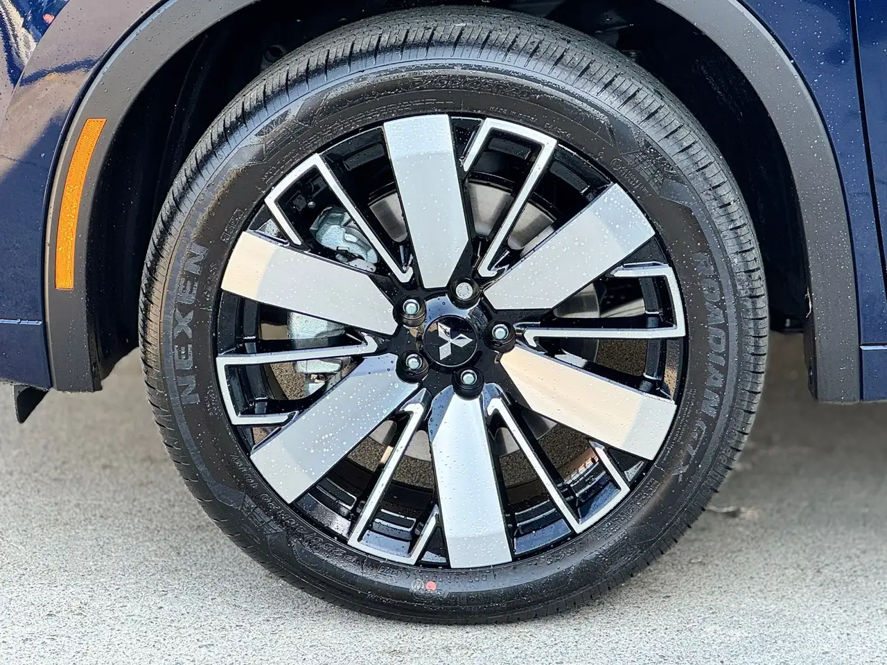 Mitsubishi Outlander снимка Mitsubishi Outlander