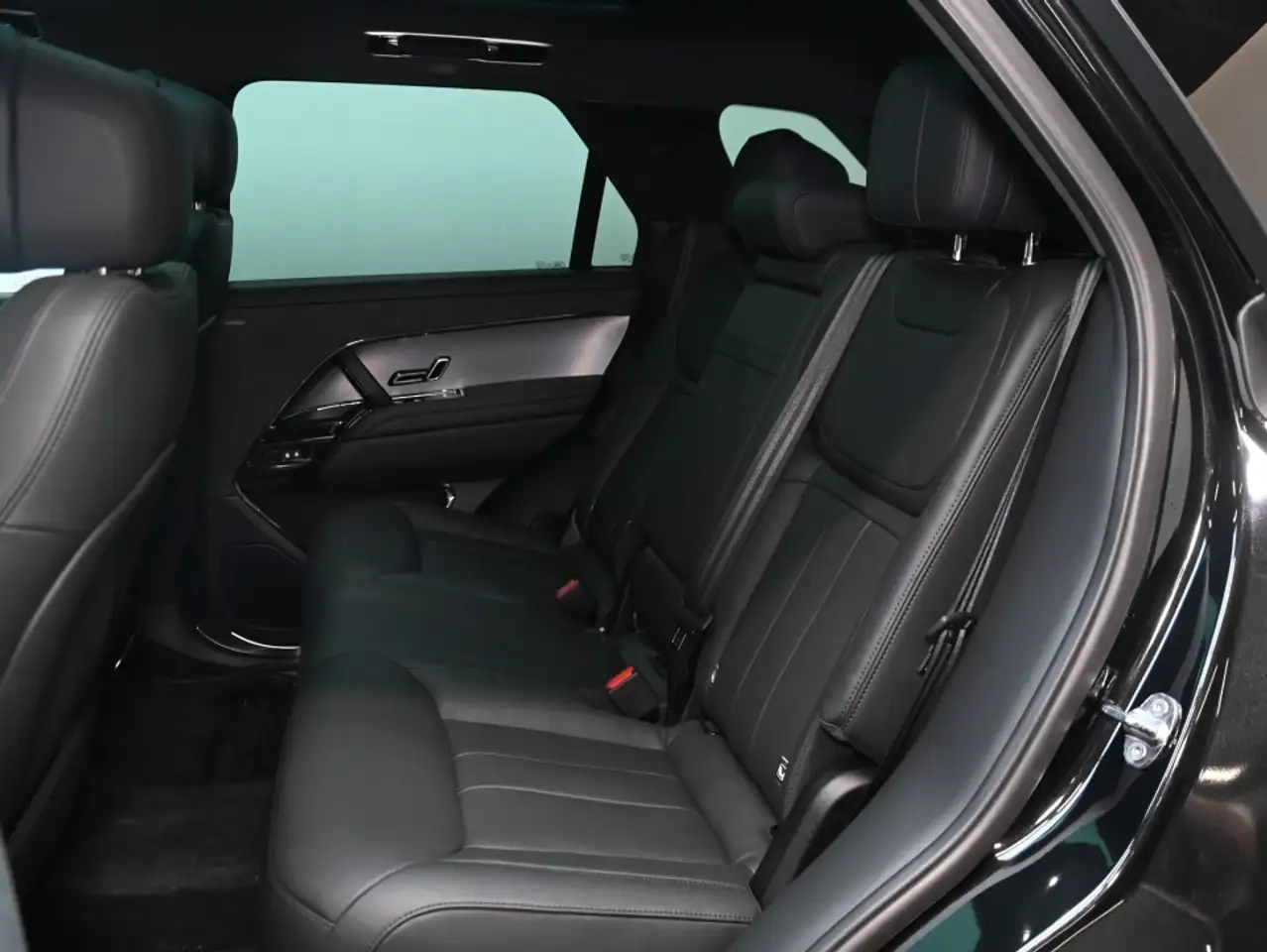 Land Rover Range Rover Sport снимка Land Rover Range Rover Sport
