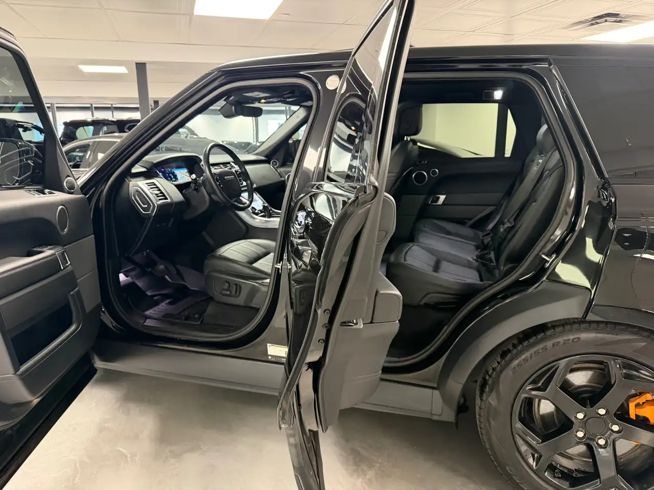 Land Rover Range Rover Sport photo Land Rover Range Rover Sport