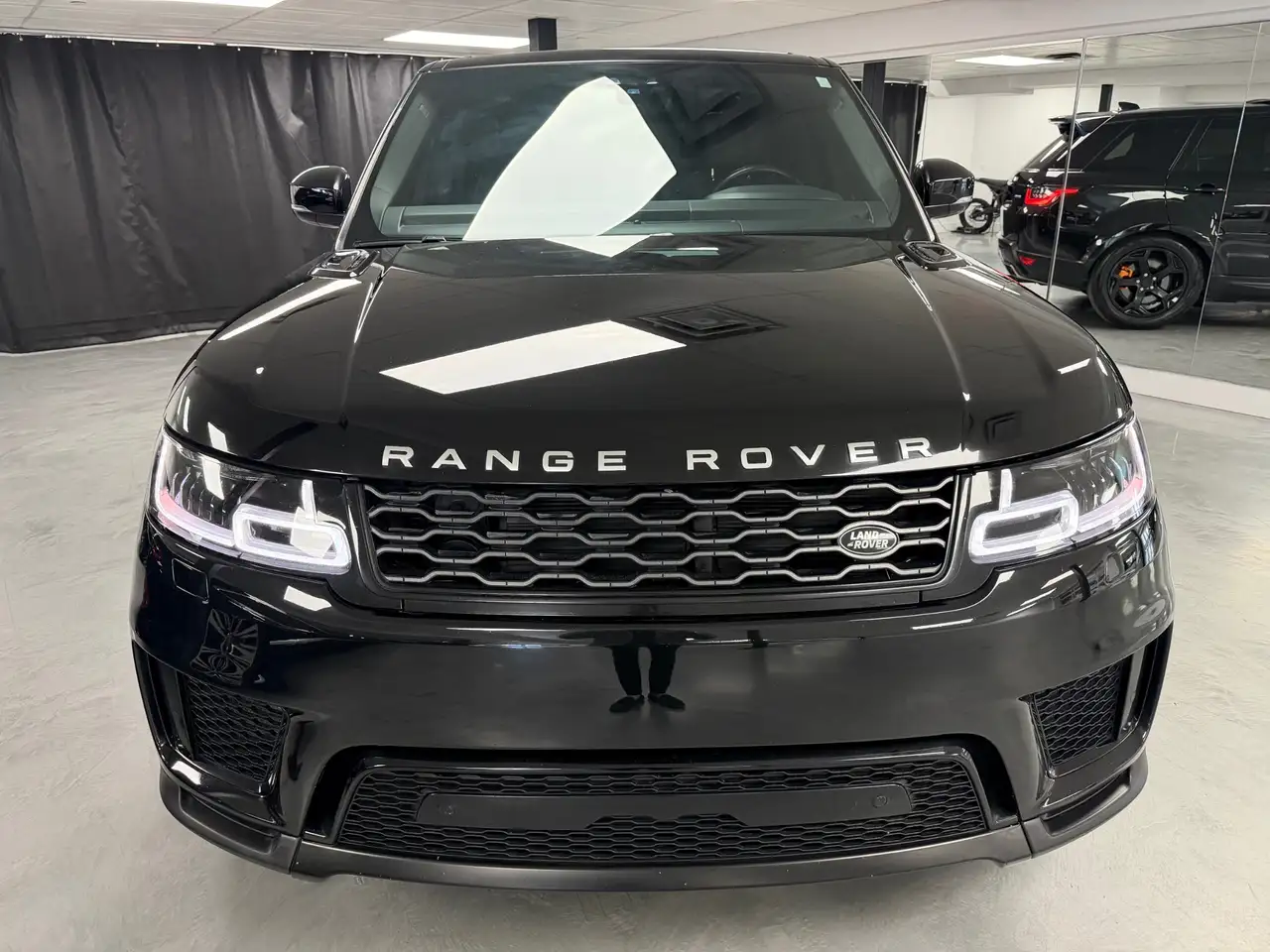 Land Rover Range Rover Sport photo Land Rover Range Rover Sport