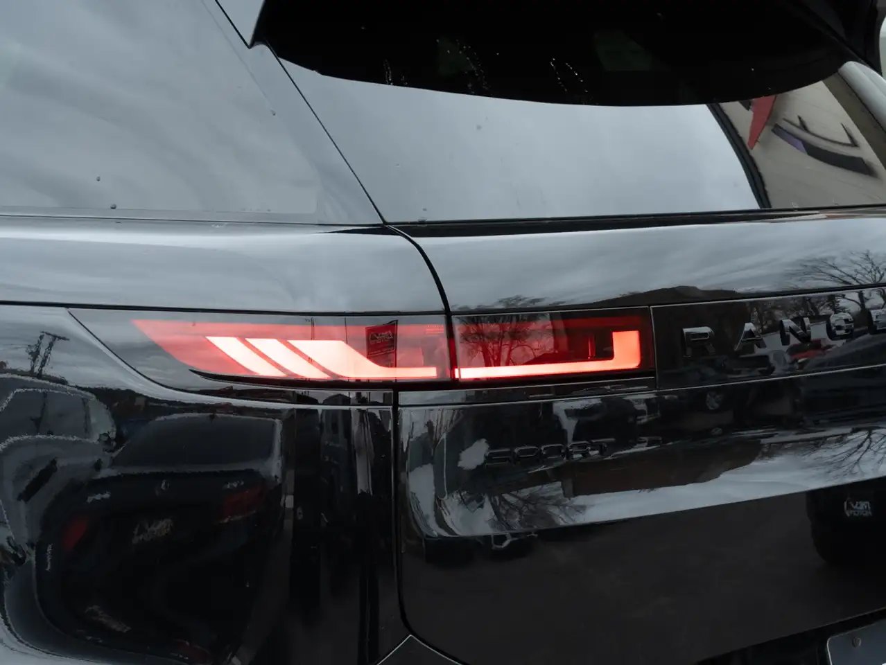 Land Rover Range Rover Sport снимка Land Rover Range Rover Sport