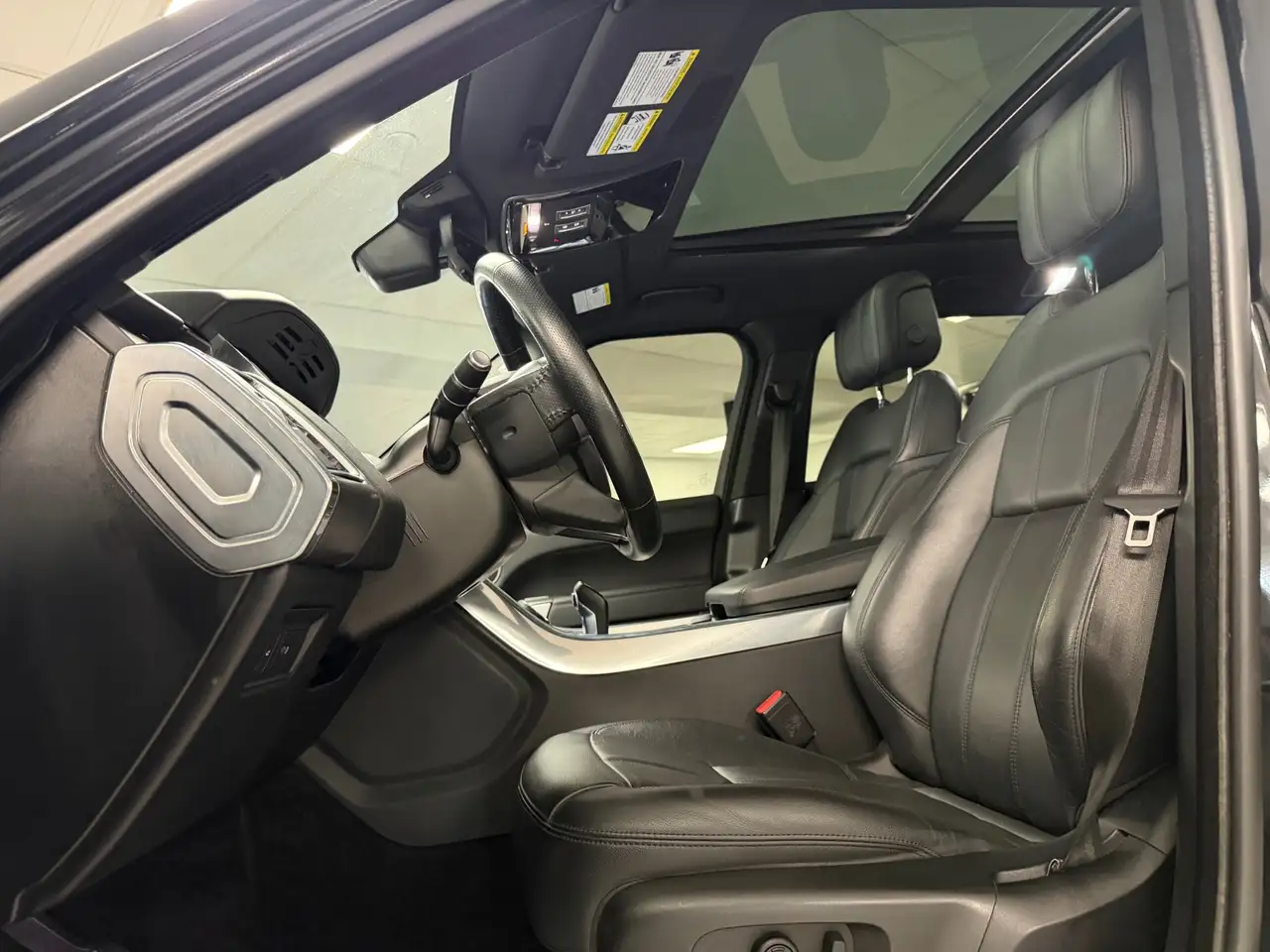 Land Rover Range Rover Sport photo Land Rover Range Rover Sport