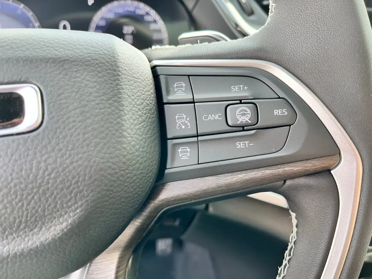Jeep Grand Cherokee снимка Jeep Grand Cherokee