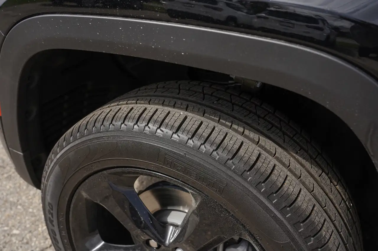 Jeep Grand Cherokee снимка Jeep Grand Cherokee