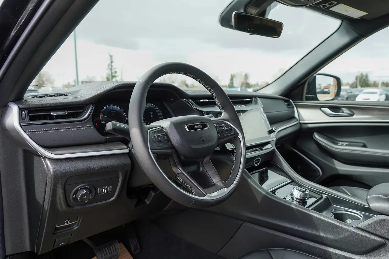 Jeep Grand Cherokee снимка Jeep Grand Cherokee