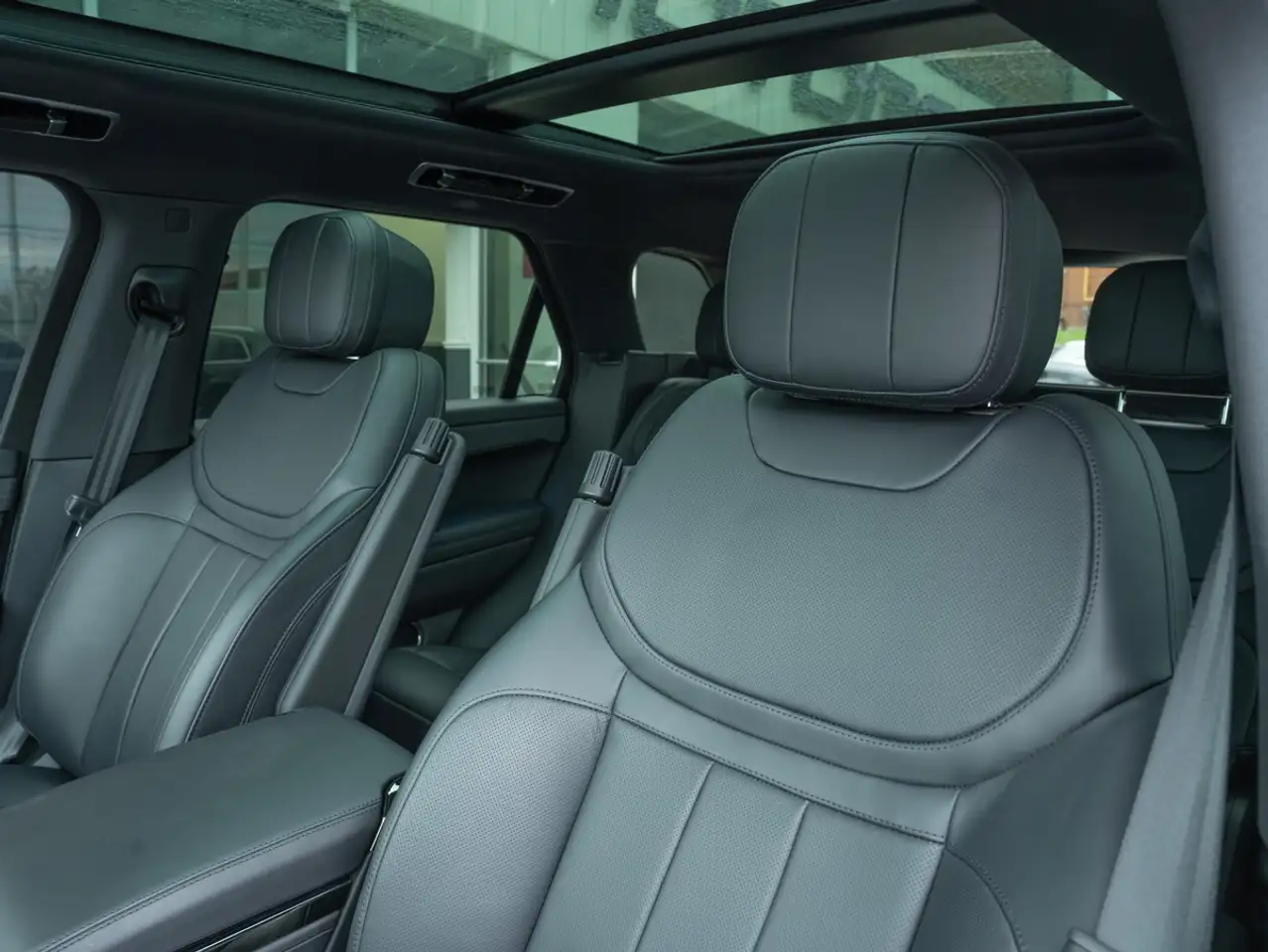 Land Rover Range Rover Sport снимка Land Rover Range Rover Sport