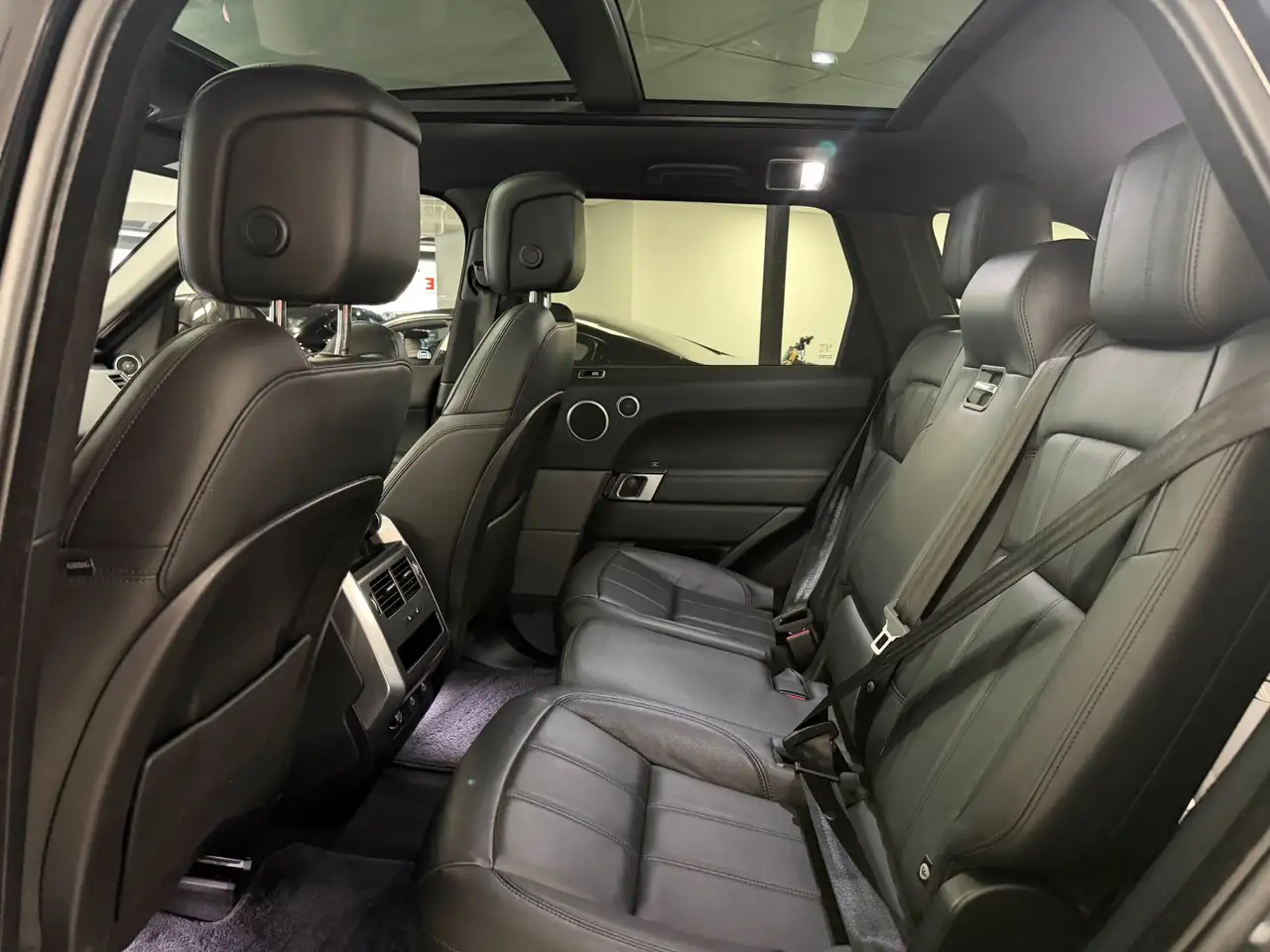 Land Rover Range Rover Sport photo Land Rover Range Rover Sport