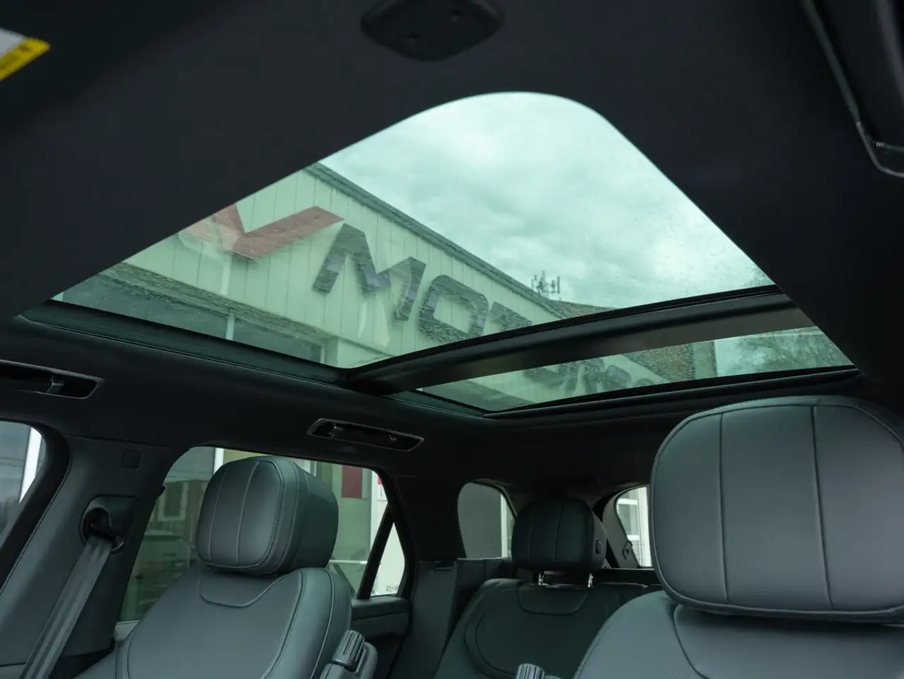 Land Rover Range Rover Sport снимка Land Rover Range Rover Sport