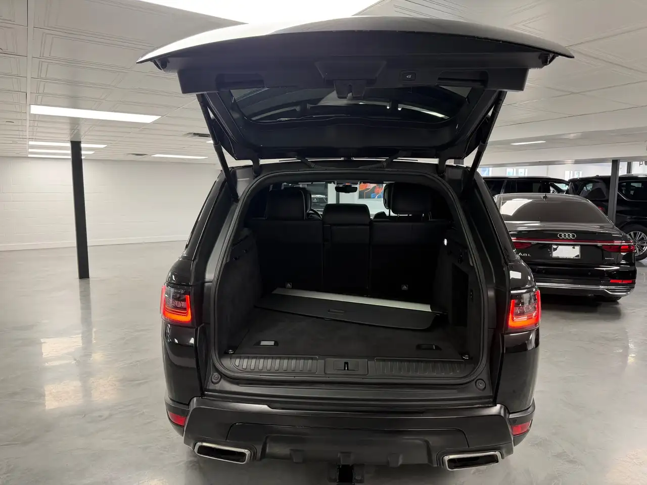 Land Rover Range Rover Sport photo Land Rover Range Rover Sport
