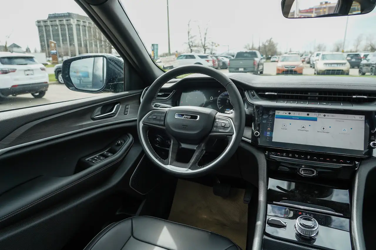 Jeep Grand Cherokee снимка Jeep Grand Cherokee