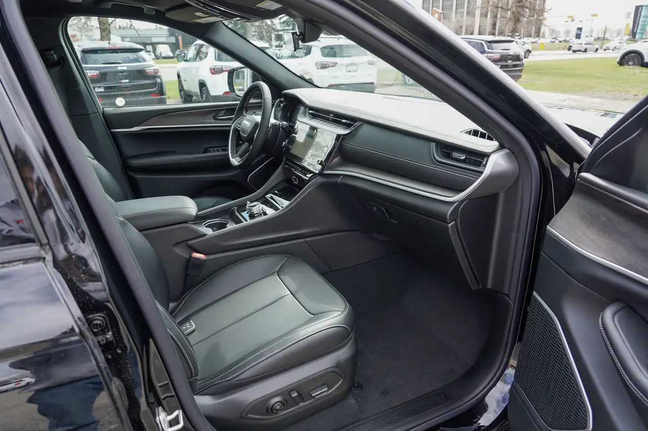 Jeep Grand Cherokee снимка Jeep Grand Cherokee