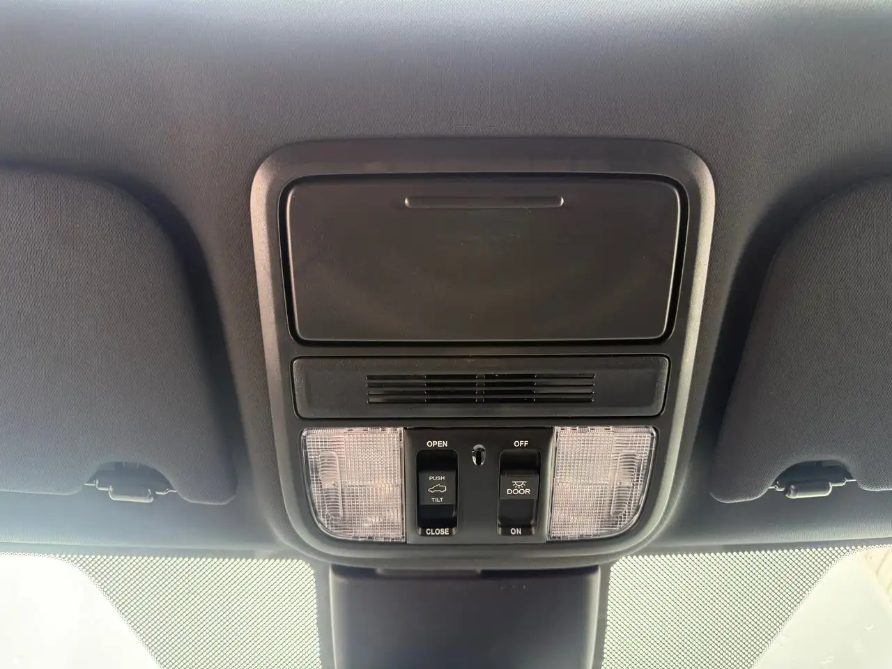 Honda Odyssey снимка Honda Odyssey