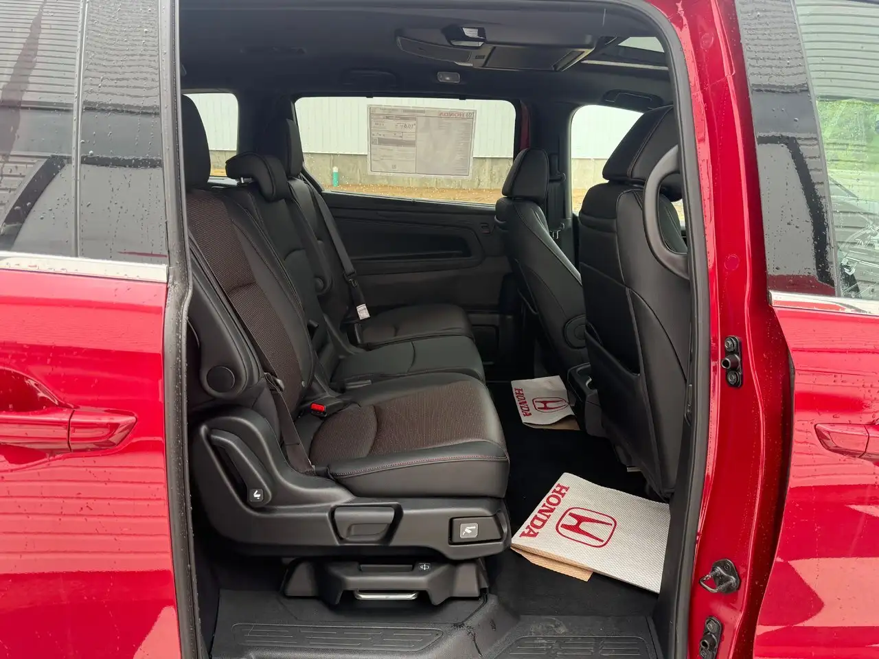 Honda Odyssey снимка Honda Odyssey
