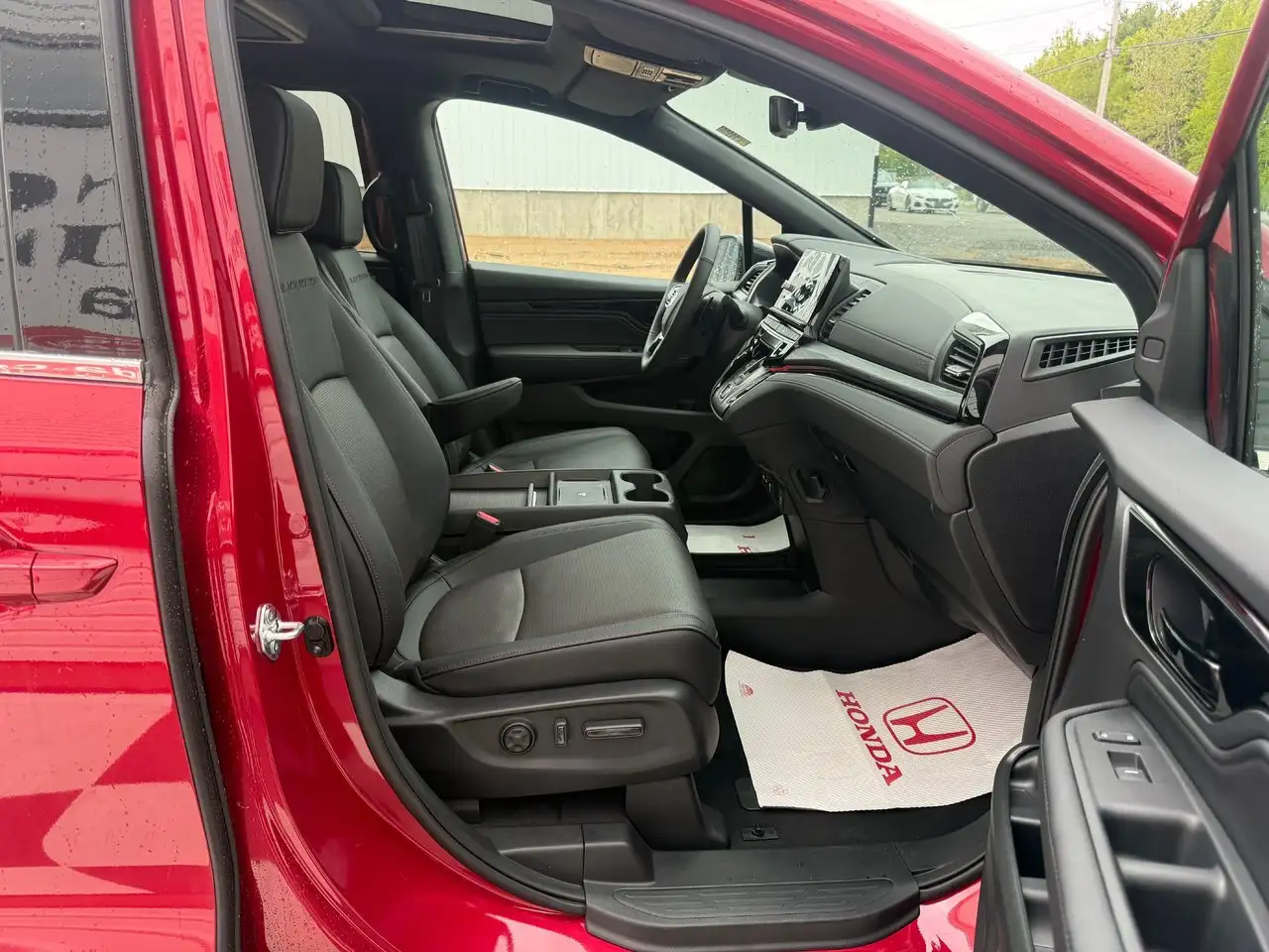 Honda Odyssey снимка Honda Odyssey