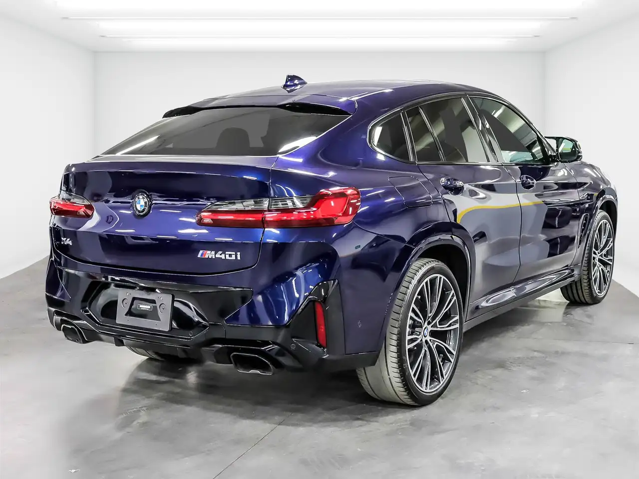 BMW X4 photo BMW X4
