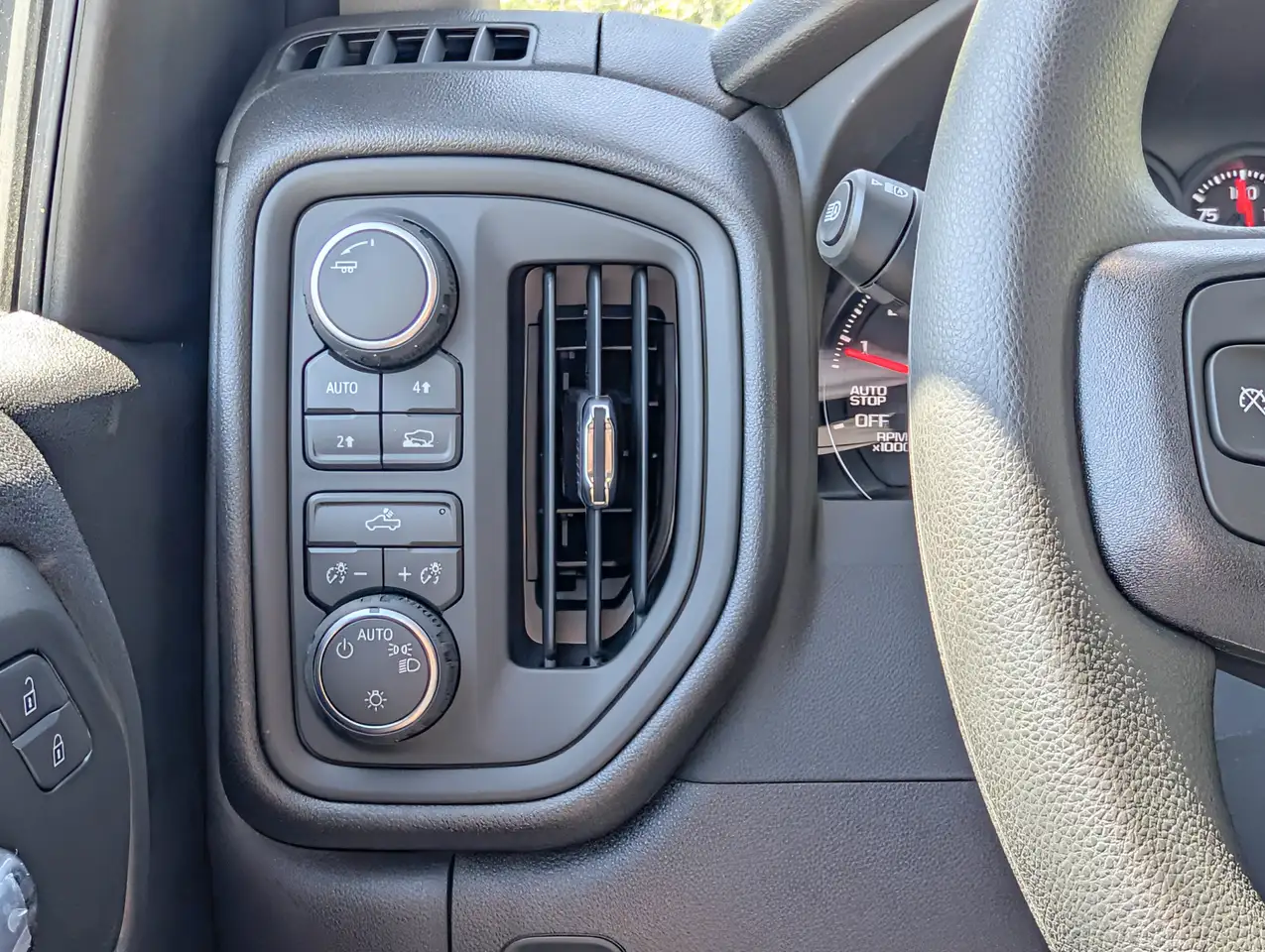 Chevrolet Silverado 1500 снимка Chevrolet Silverado 1500