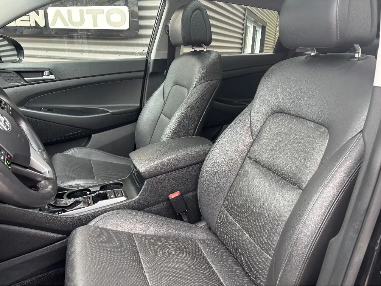 Hyundai TUCSON снимка Hyundai TUCSON
