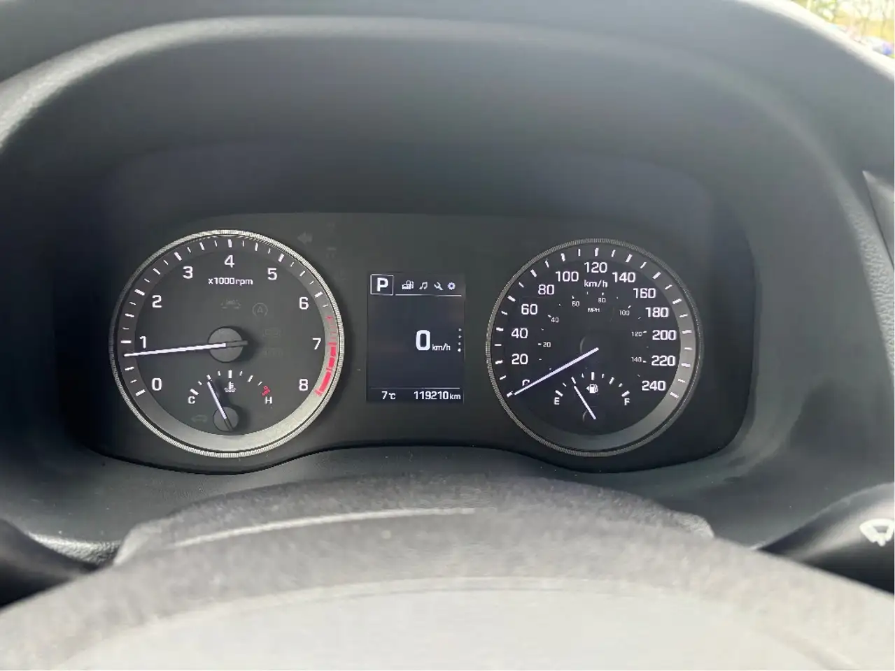 Hyundai TUCSON снимка Hyundai TUCSON