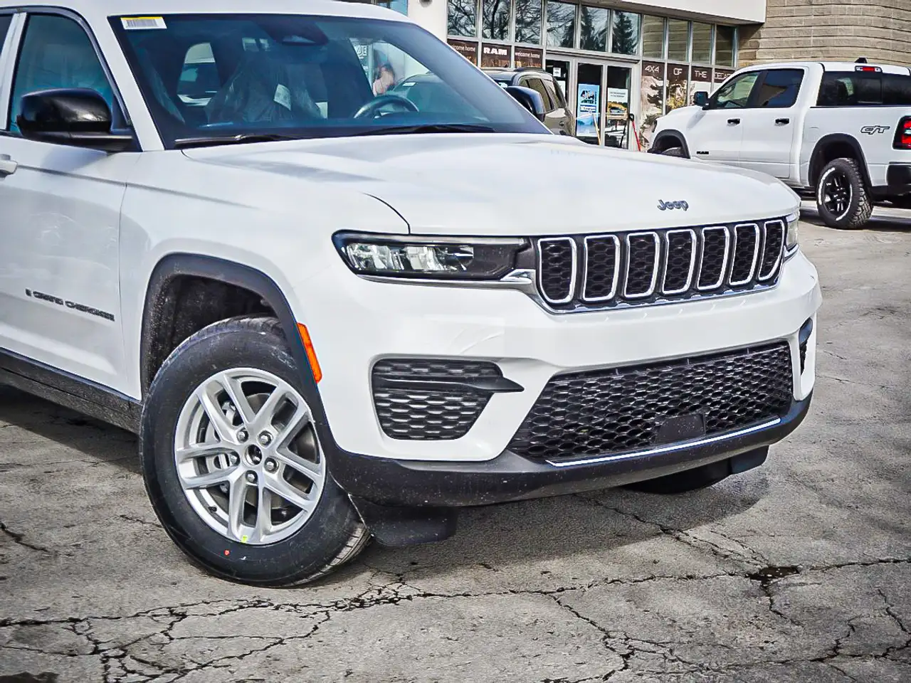 Jeep Grand Cherokee снимка Jeep Grand Cherokee