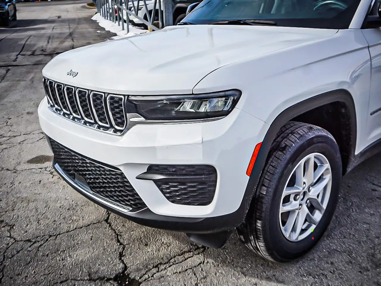 Jeep Grand Cherokee снимка Jeep Grand Cherokee