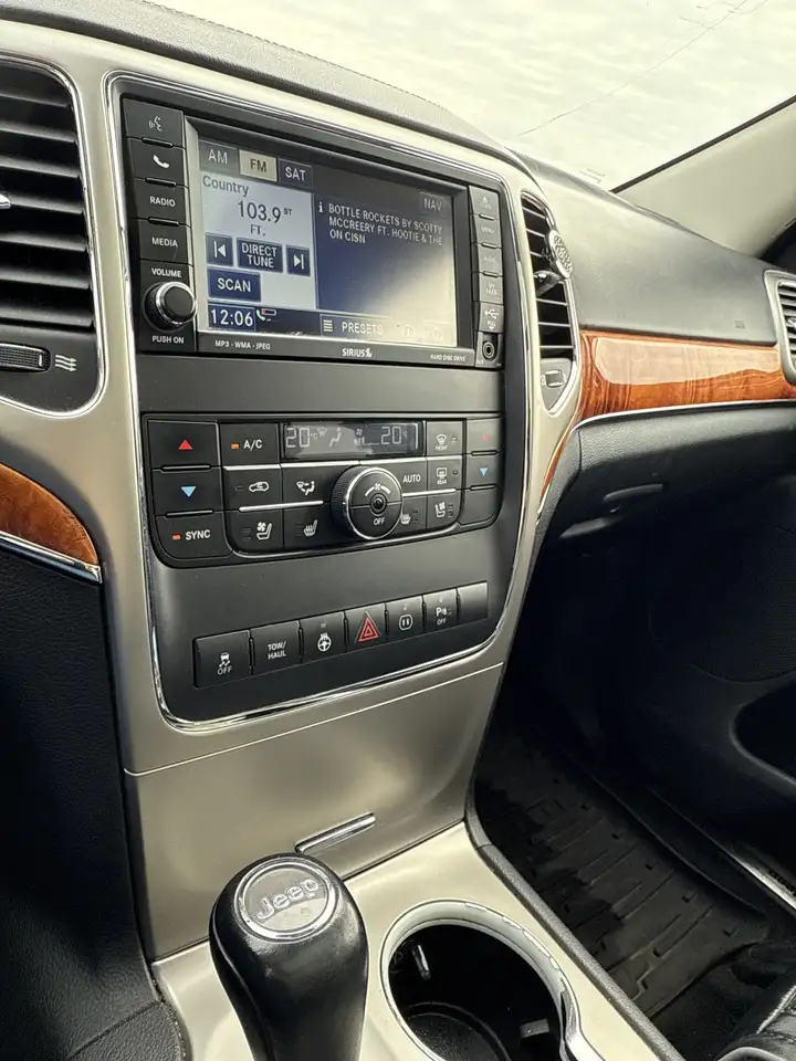 Jeep Grand Cherokee снимка Jeep Grand Cherokee