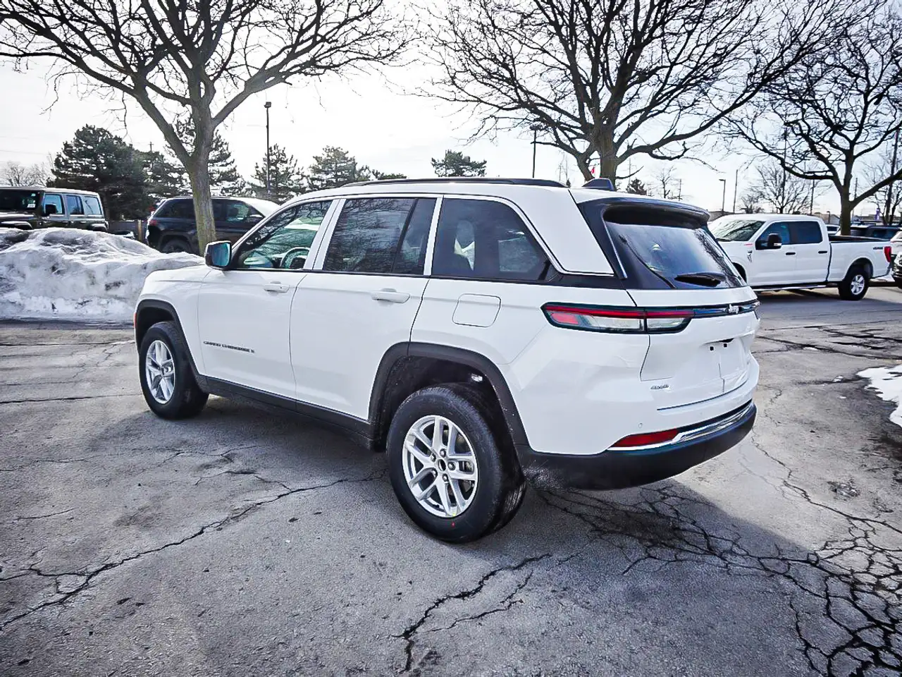 Jeep Grand Cherokee снимка Jeep Grand Cherokee