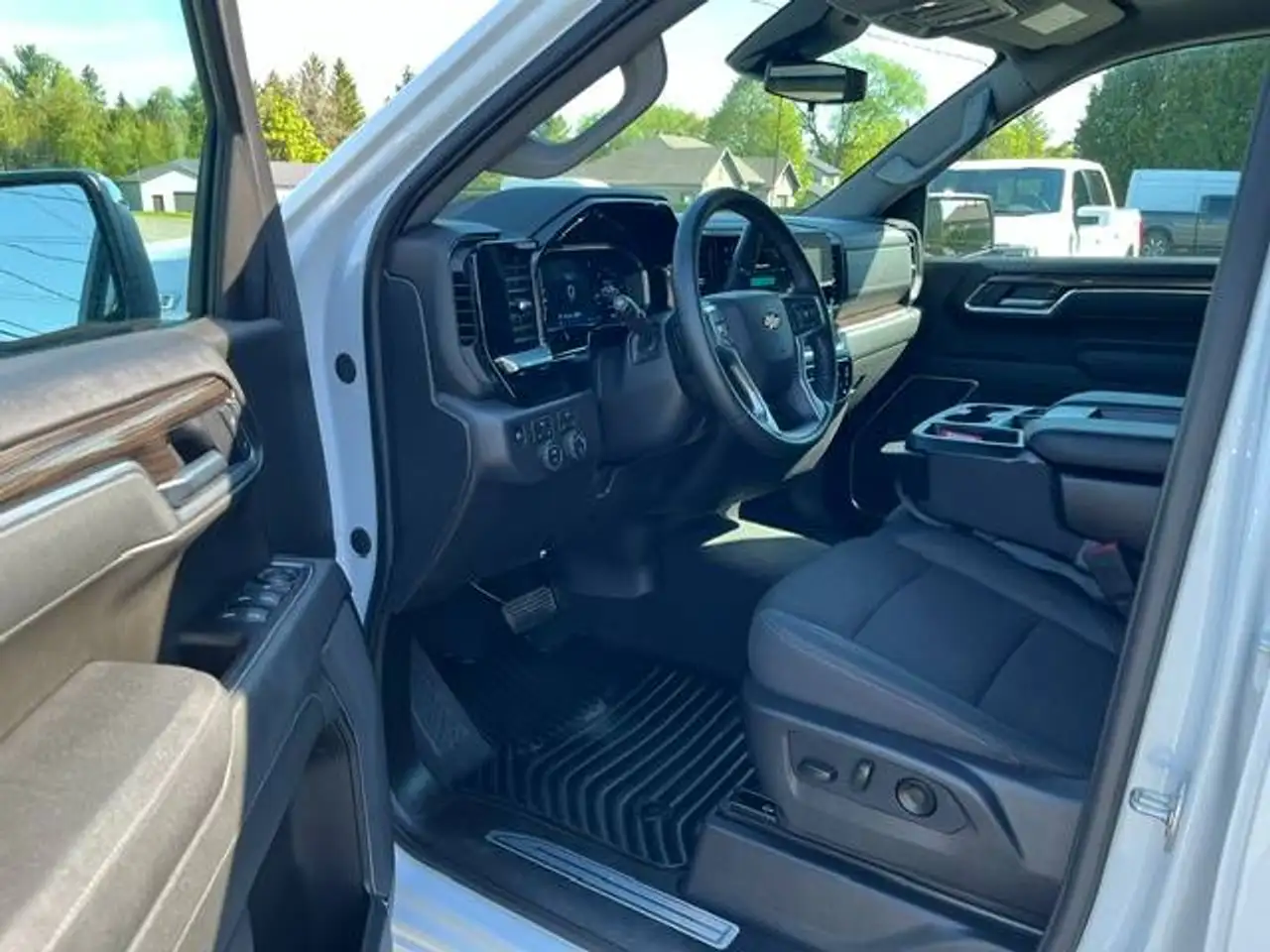 Chevrolet Silverado 1500 photo Chevrolet Silverado 1500