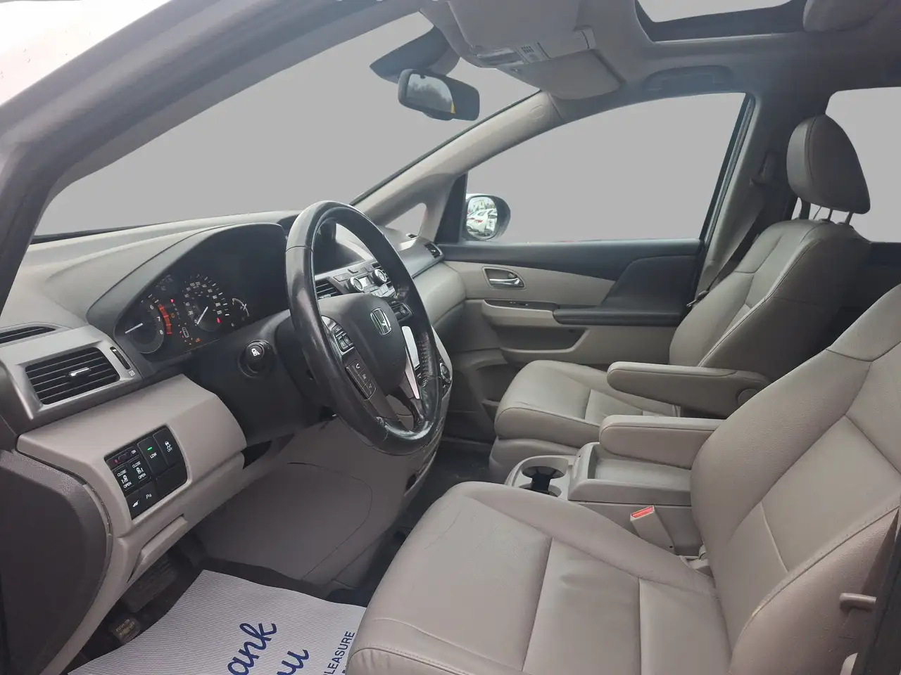 Honda Odyssey снимка Honda Odyssey