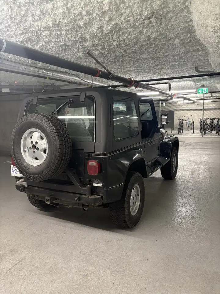 Jeep Wrangler снимка Jeep Wrangler