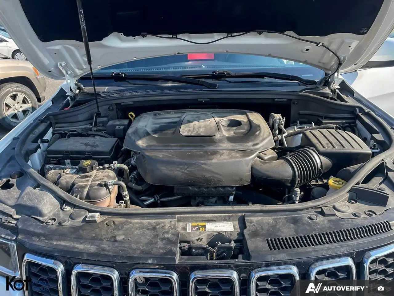 Jeep Grand Cherokee снимка Jeep Grand Cherokee
