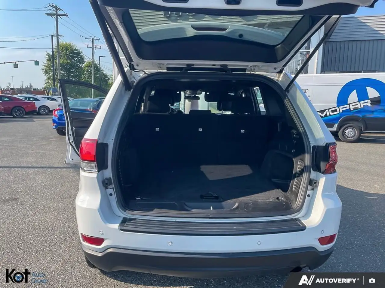 Jeep Grand Cherokee снимка Jeep Grand Cherokee