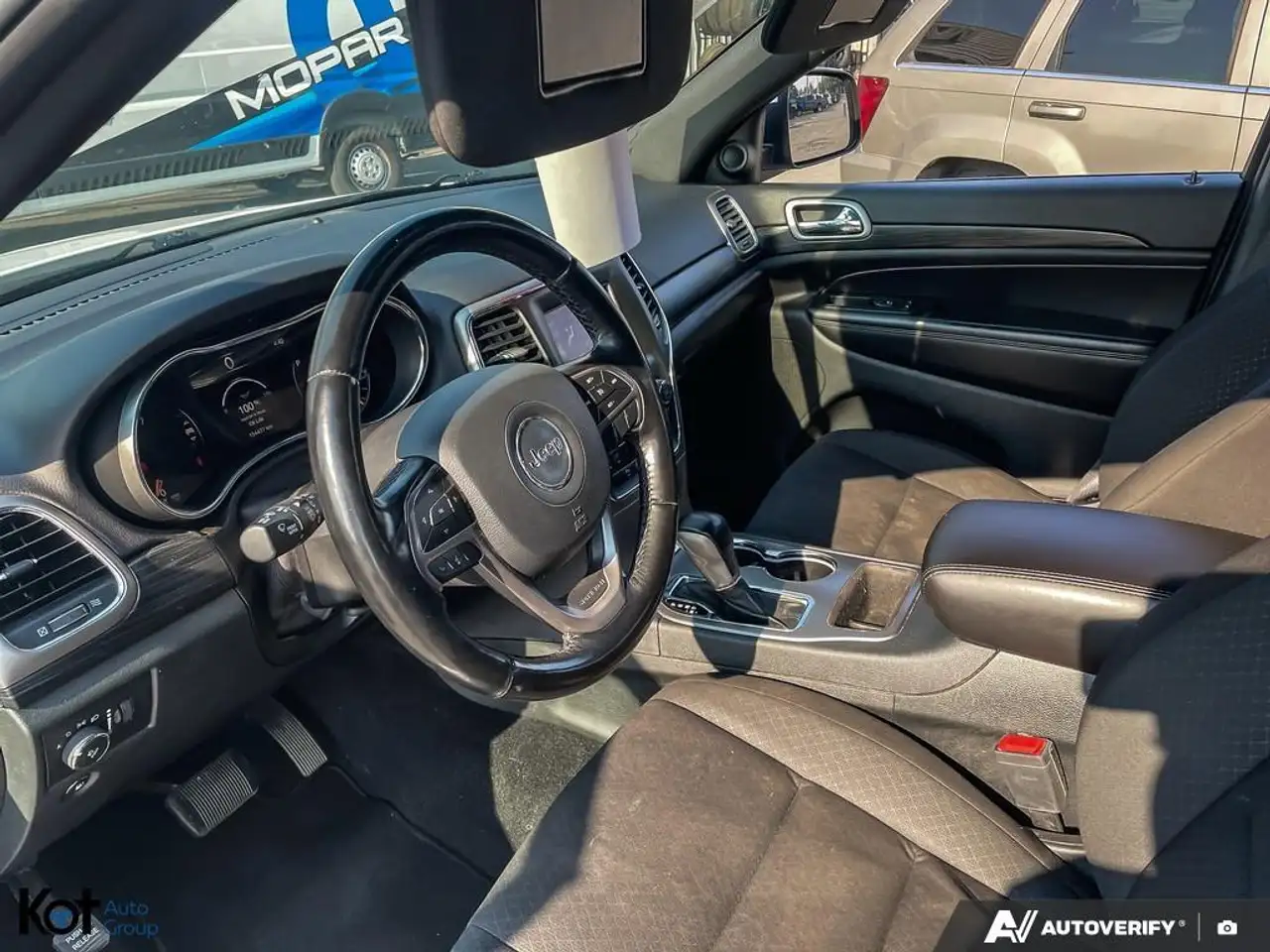 Jeep Grand Cherokee снимка Jeep Grand Cherokee