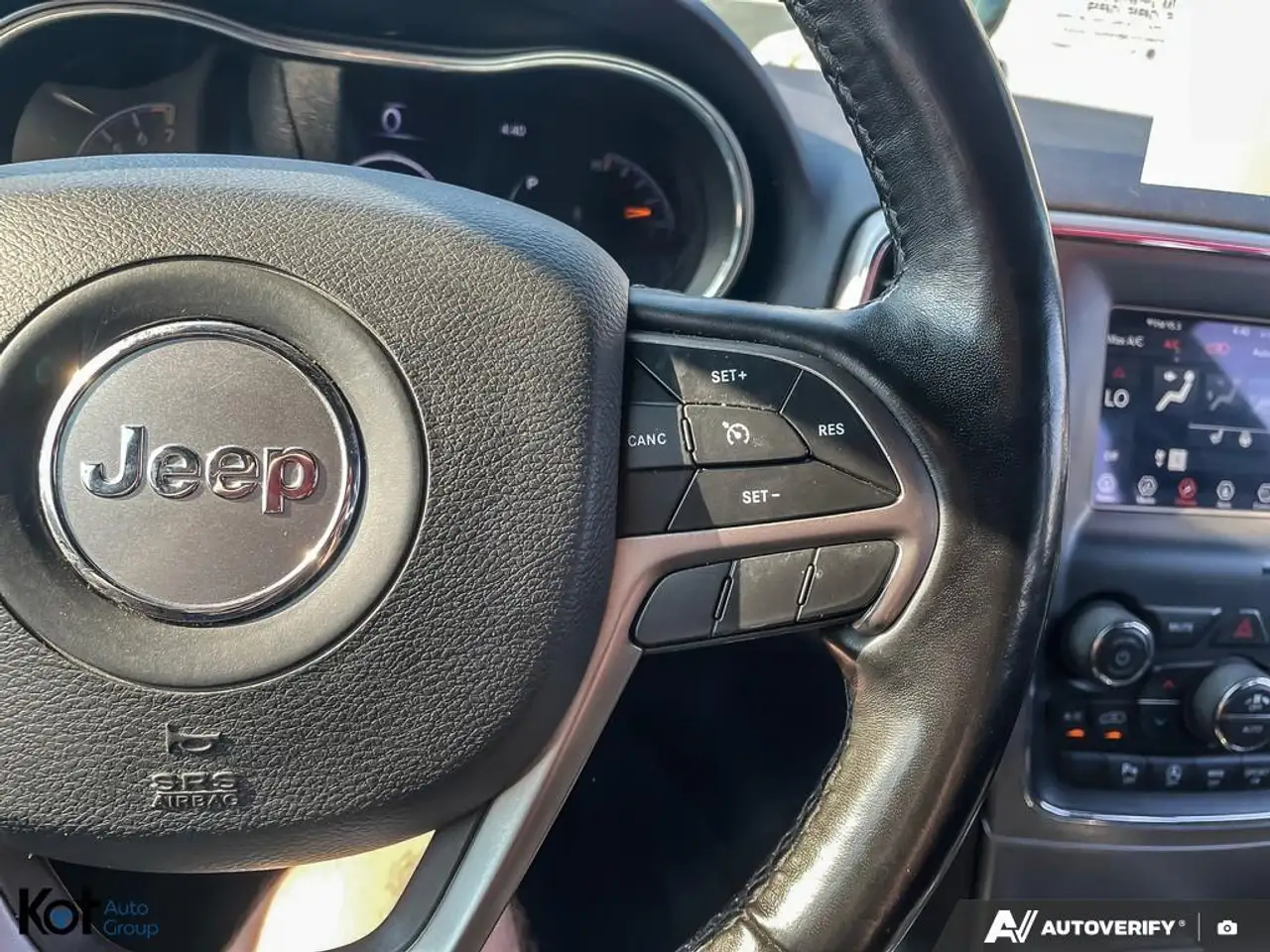 Jeep Grand Cherokee снимка Jeep Grand Cherokee