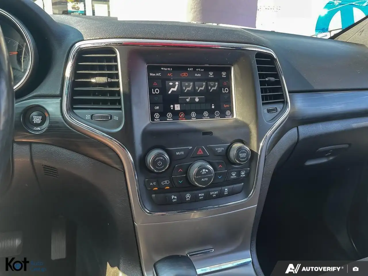Jeep Grand Cherokee снимка Jeep Grand Cherokee
