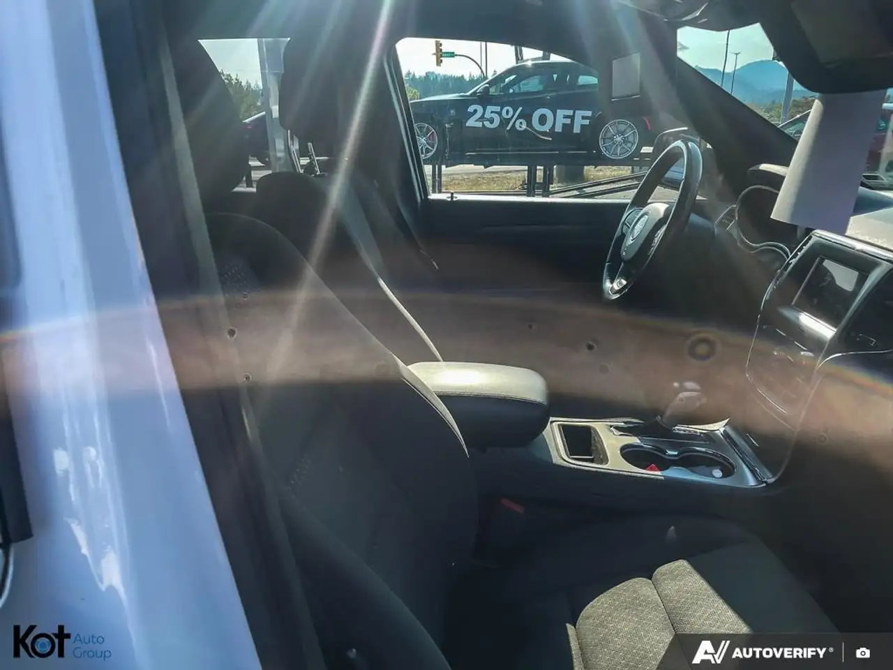 Jeep Grand Cherokee снимка Jeep Grand Cherokee