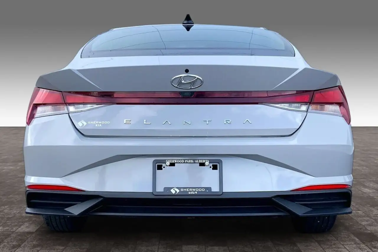Hyundai ELANTRA photo Hyundai ELANTRA
