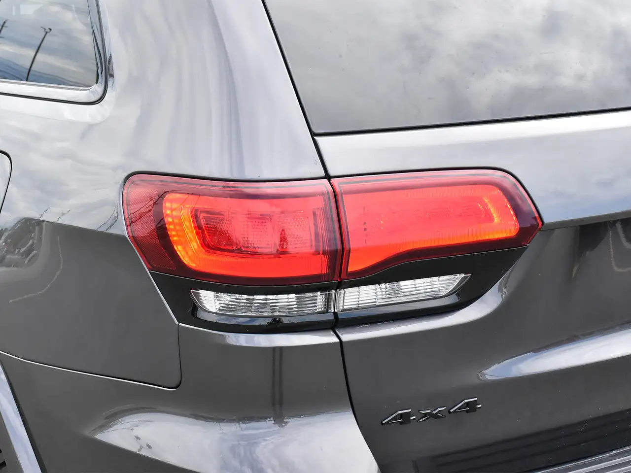 Jeep Grand Cherokee photo Jeep Grand Cherokee