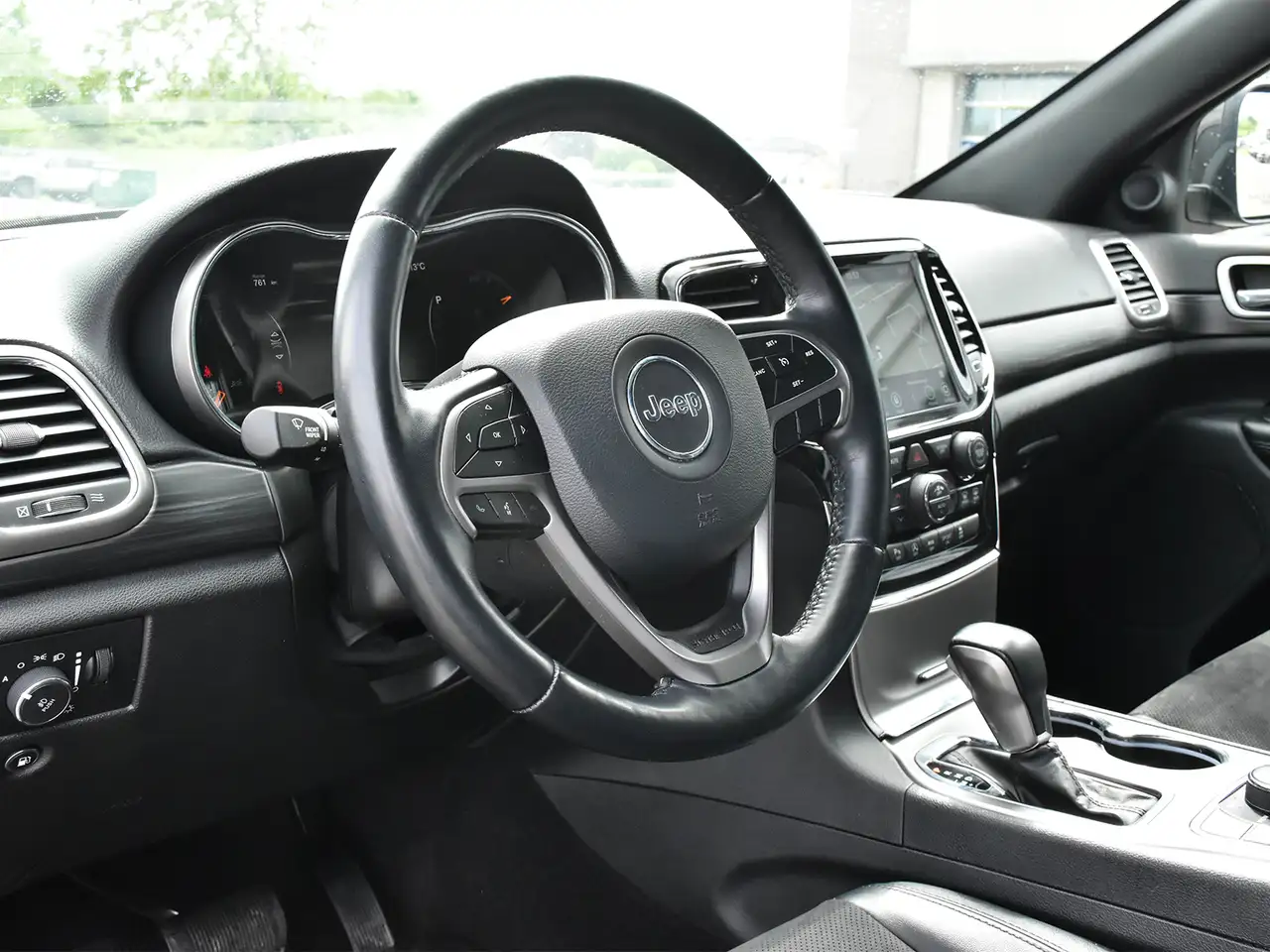 Jeep Grand Cherokee photo Jeep Grand Cherokee