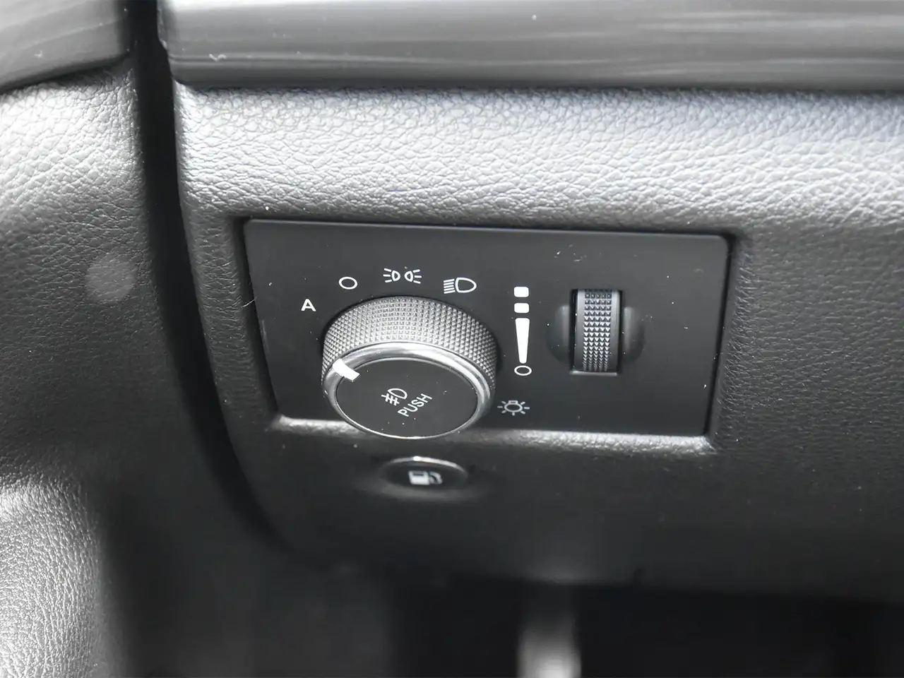 Jeep Grand Cherokee photo Jeep Grand Cherokee