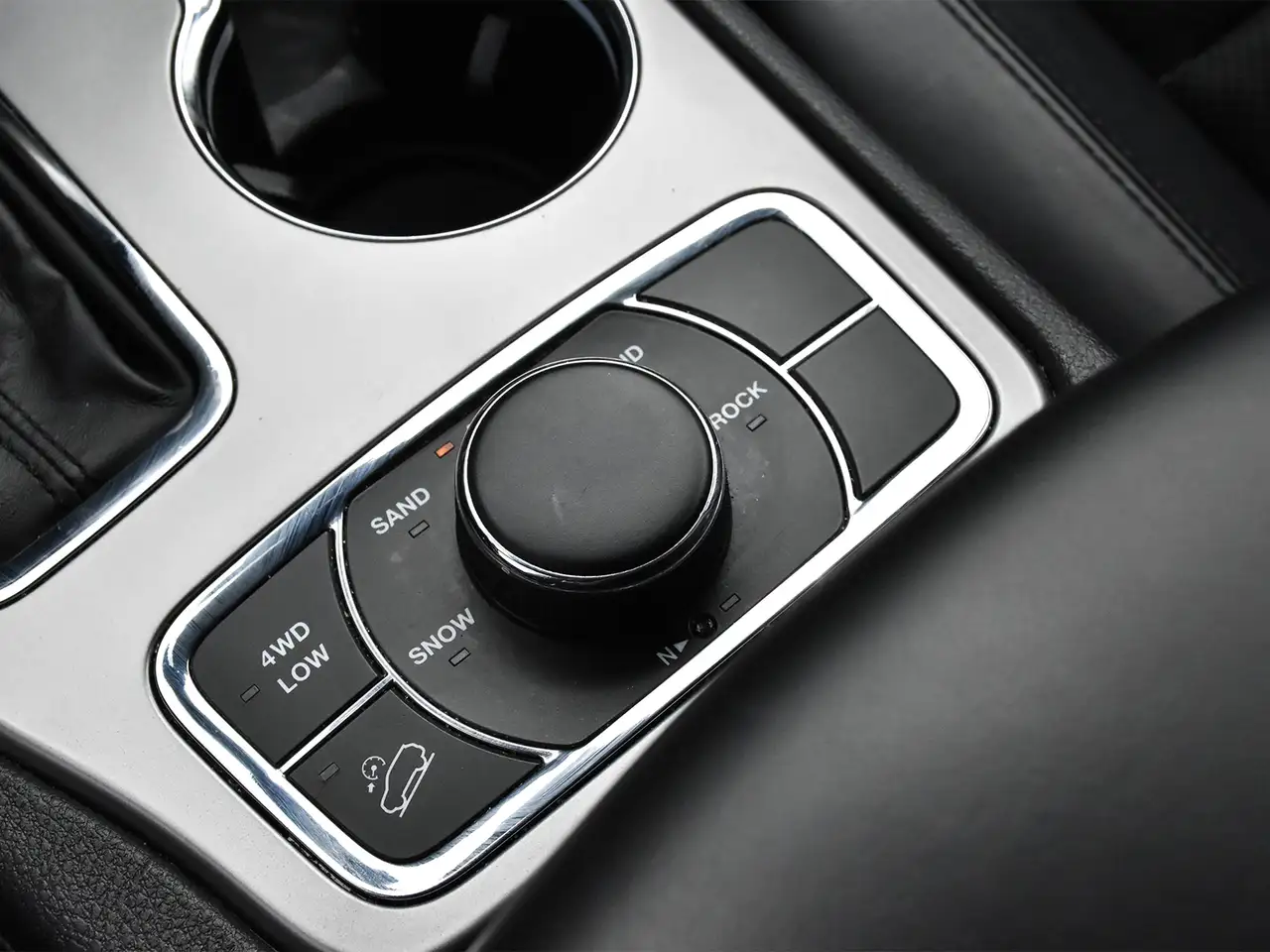 Jeep Grand Cherokee photo Jeep Grand Cherokee
