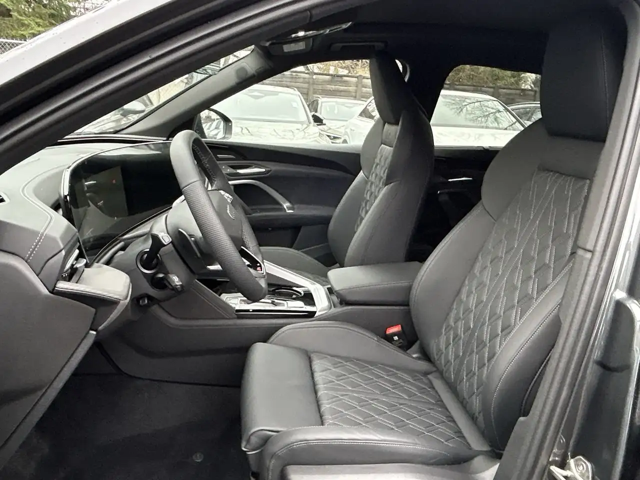 Audi SQ5 снимка Audi SQ5