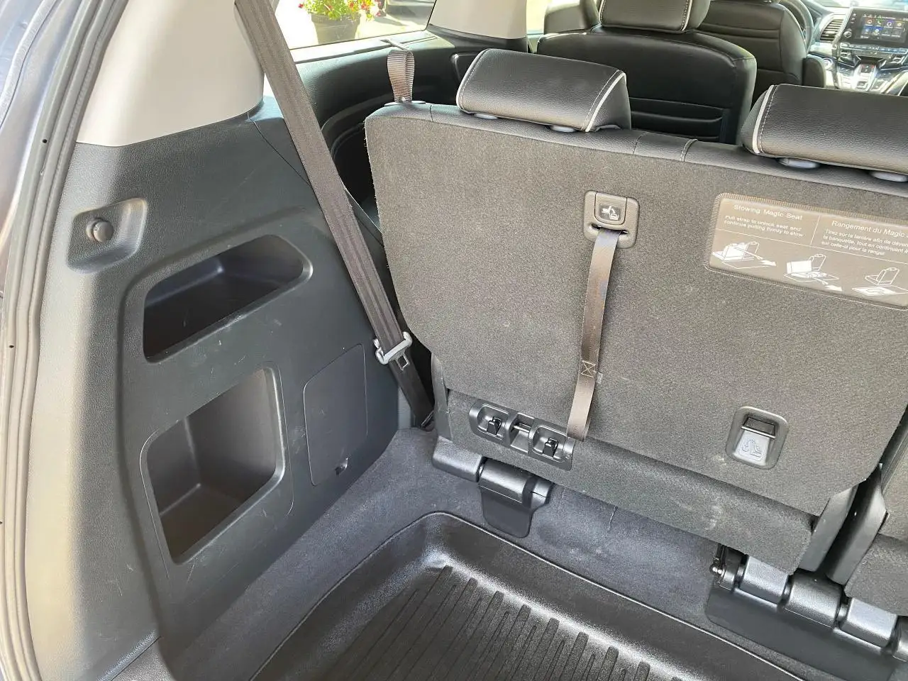 Honda Odyssey снимка Honda Odyssey