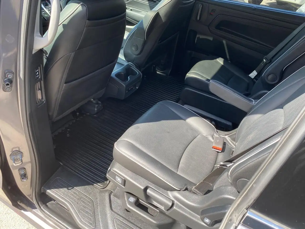 Honda Odyssey снимка Honda Odyssey